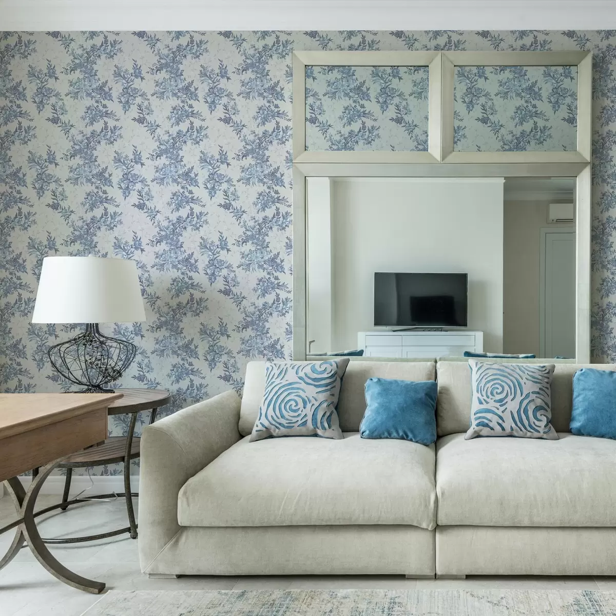 Wallpaper Delicate flowers and leaves in blue and blue colors on a light background a00027