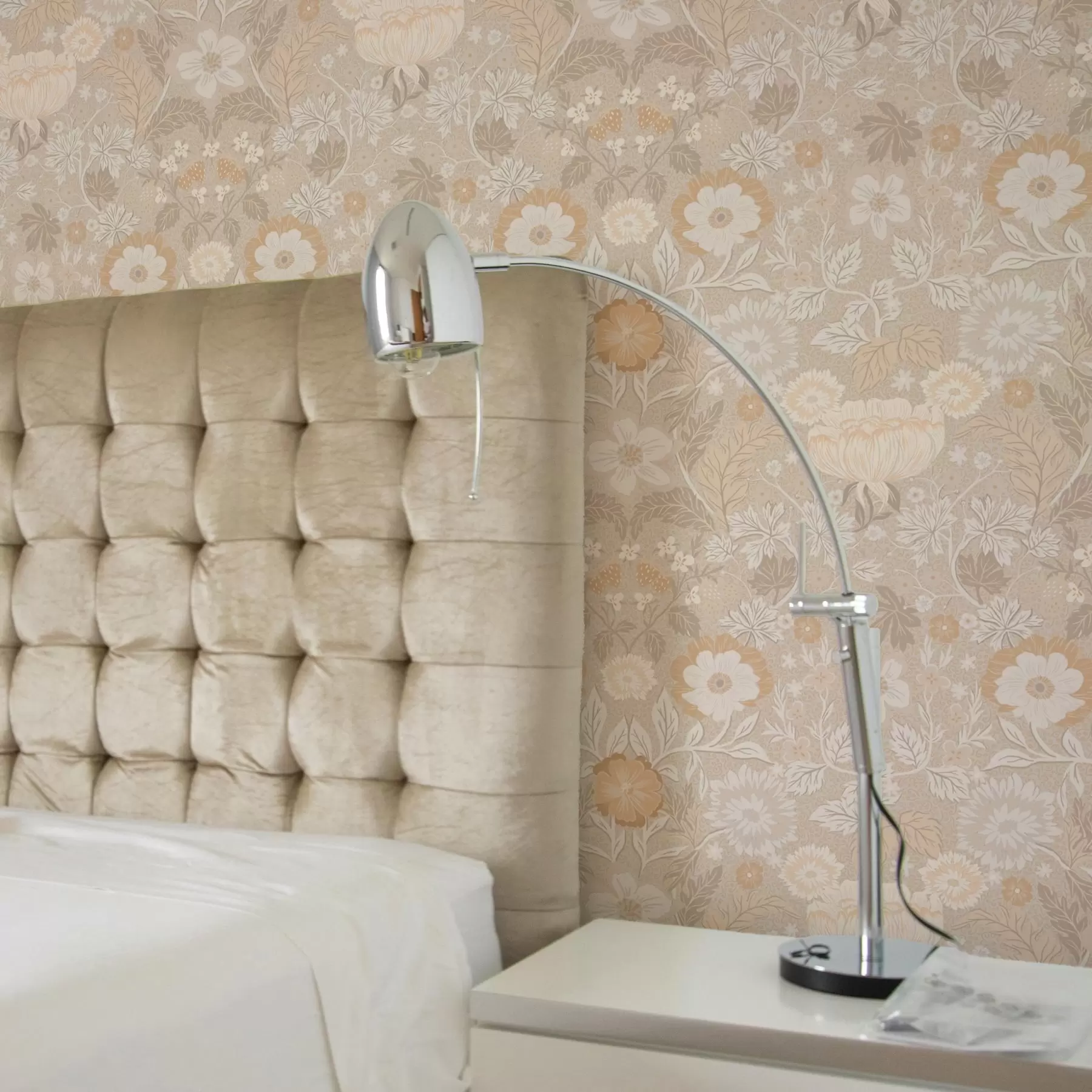 wall murals Beige floral print in a pastel palette a00145