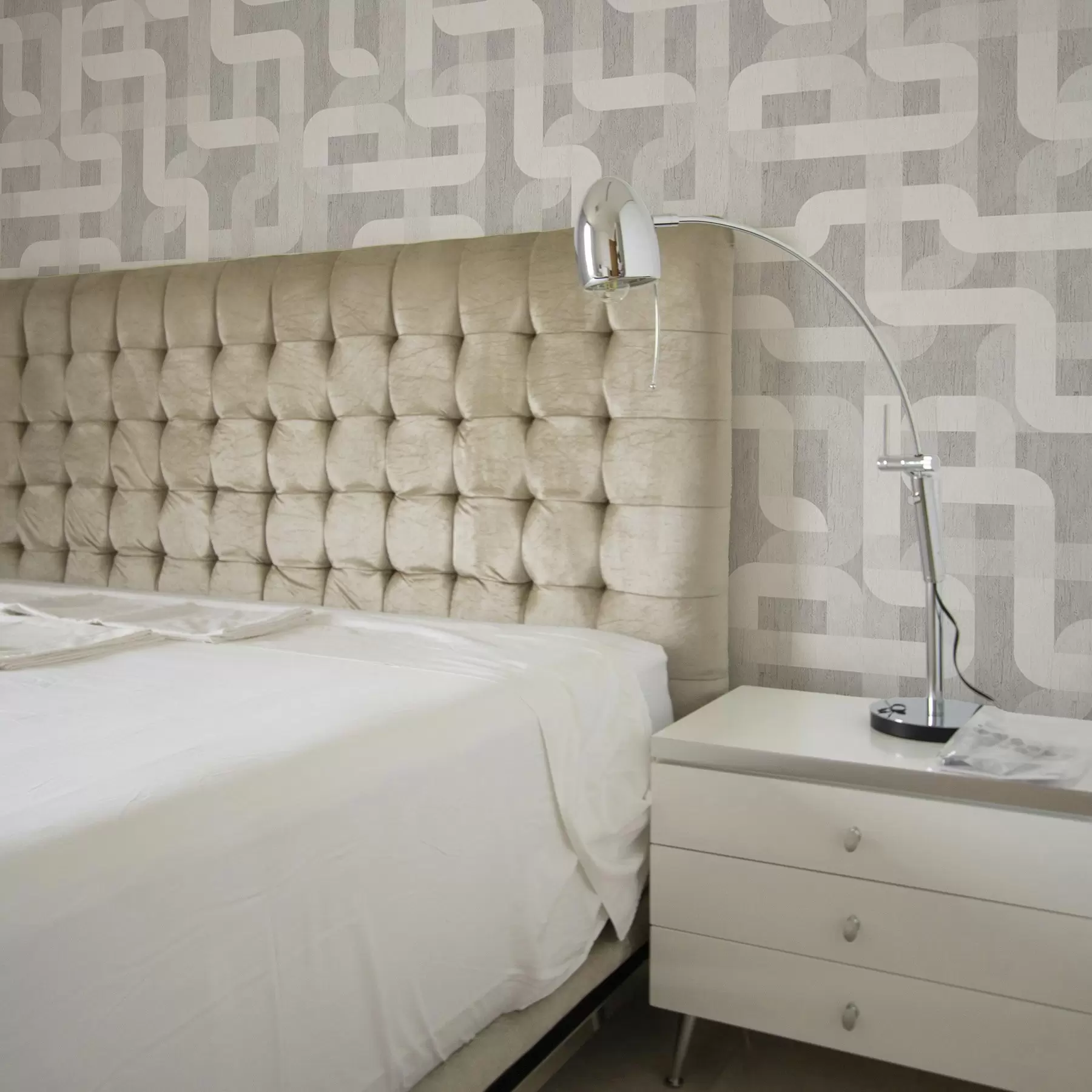 wall murals Modern graphic pattern with curved lines a00190