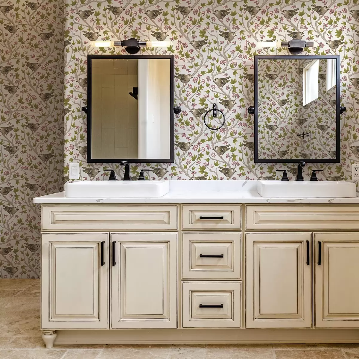 Wallpaper Birds on branches with leaves and berries on a white background a00283