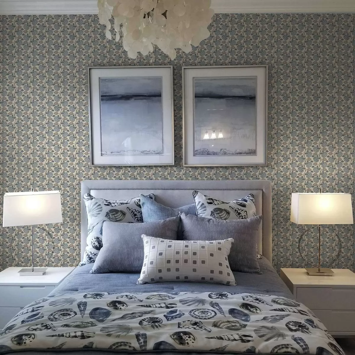 Wallpaper Symmetrical pattern with blue and beige elements a00360