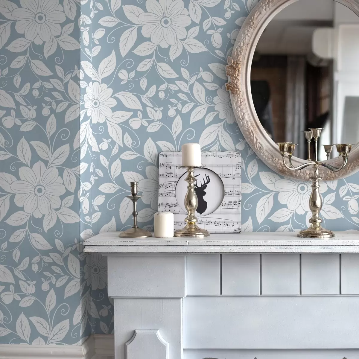 Wallpaper White floral outline on a pastel blue background a00452