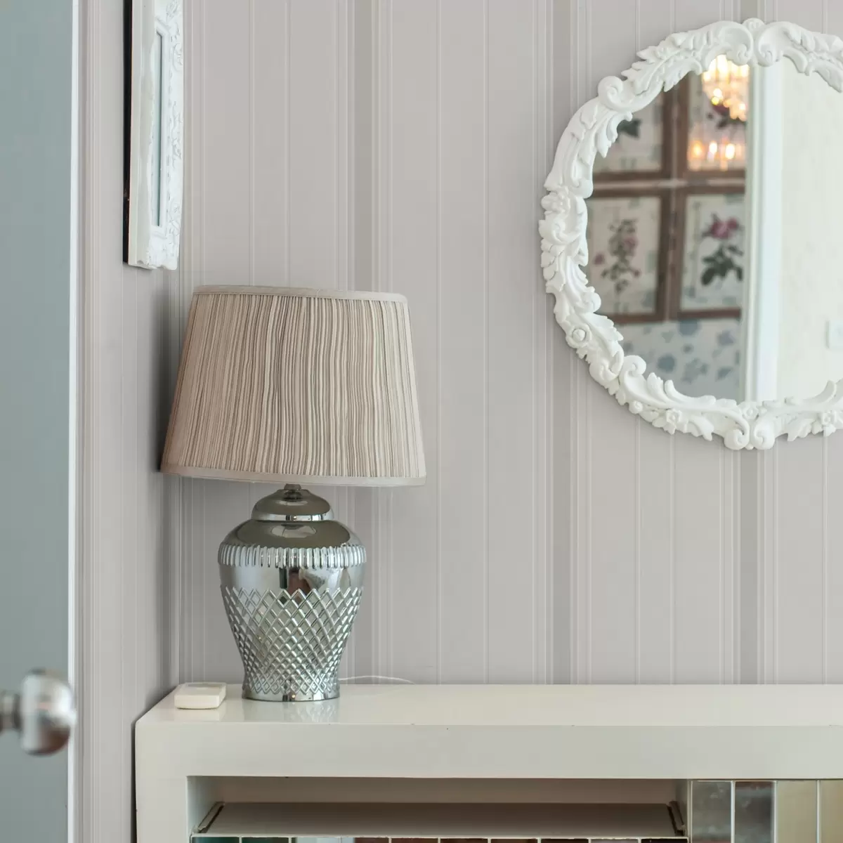 Wallpaper Beige background with thin and medium gray-white stripes a00559