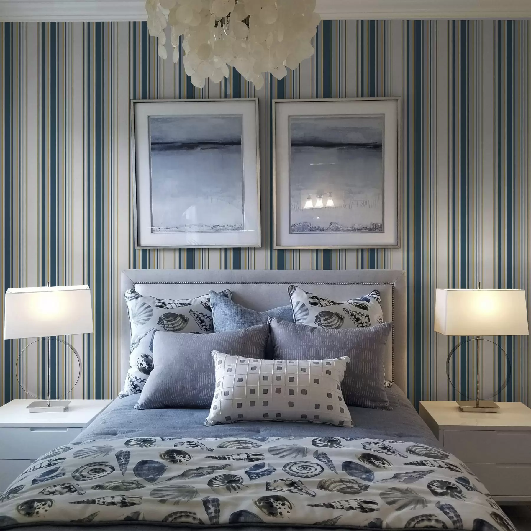 wall murals Contrasting blue and yellow stripes on a white background a00566