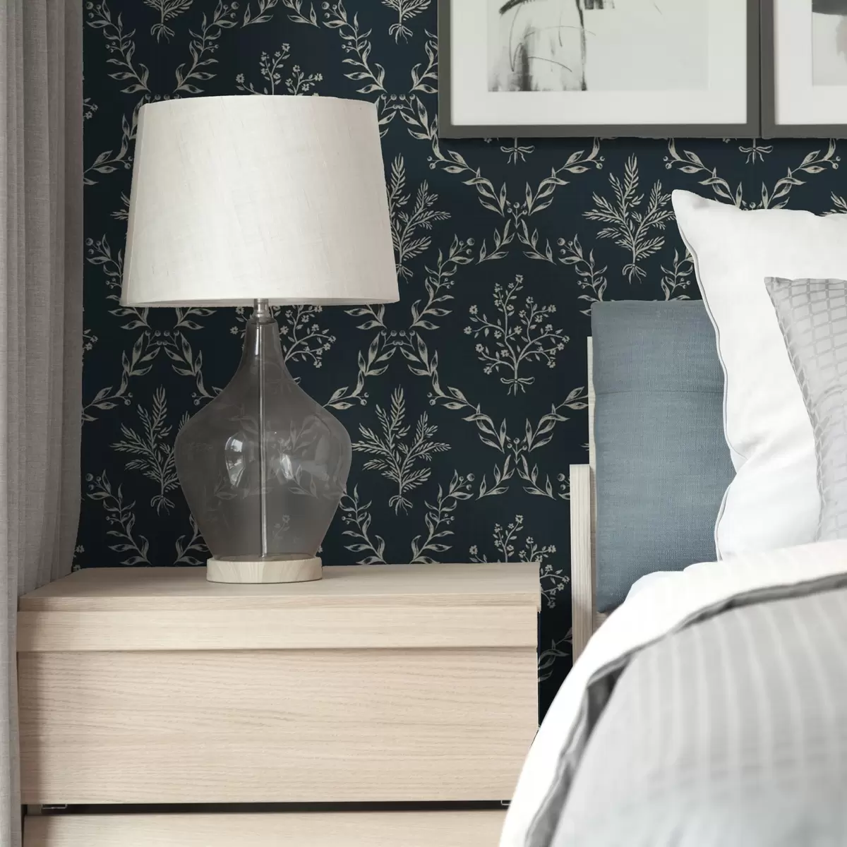 Wallpaper White herb-and-flower wreaths on dark teal a00599v2