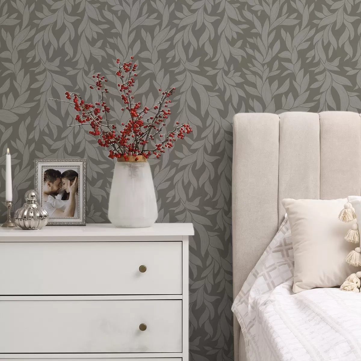 Wallpaper Olive background with lilac leaves, linear texture a00616v1