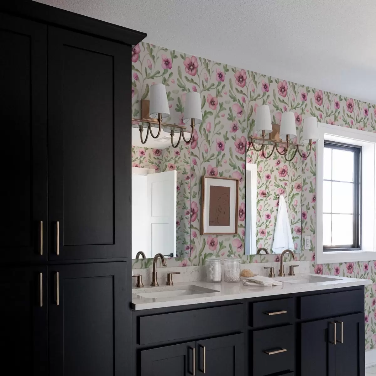 Wallpaper Delicate pink poppies with leaves in watercolor technique a00830