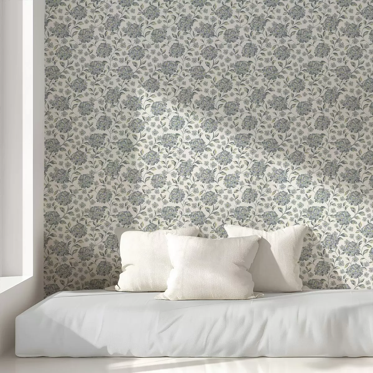 Wallpaper Brushy blossoms and leaves in a gray-blue palette a00778