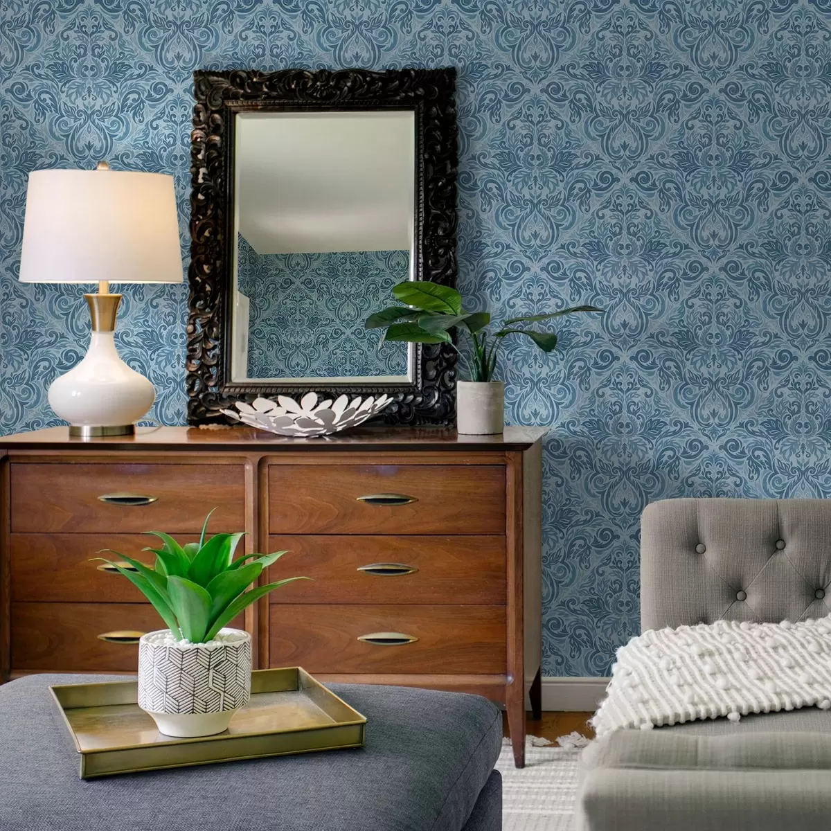 Wallpaper Damask in cool blue tones, stronger contrast a00826v2