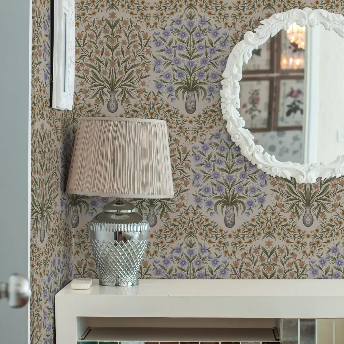 Wallpaper Alternating vases and blue florals in sage on blush a00901