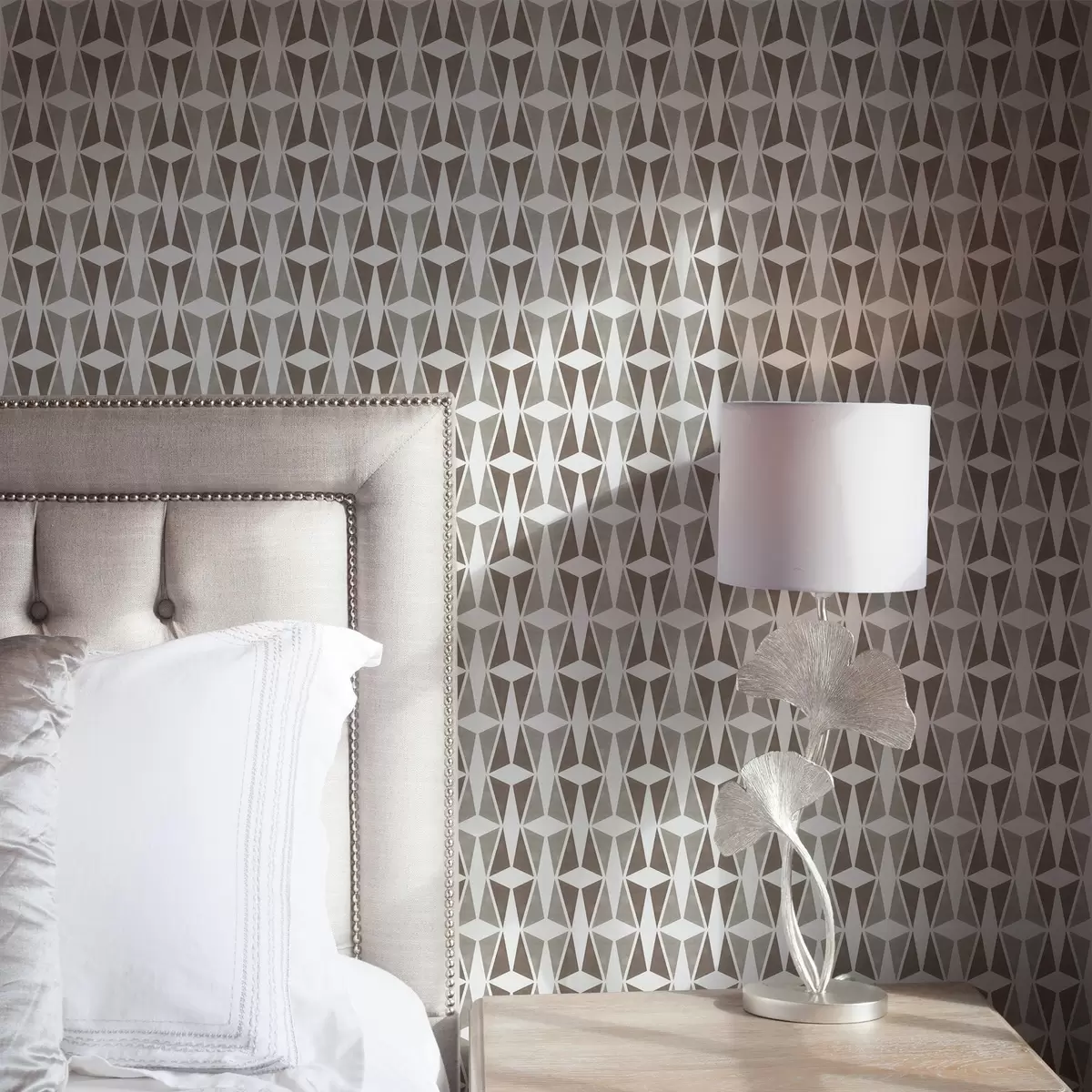 Wallpaper Taupe and white diamond tessellation, mid-century feel a00905