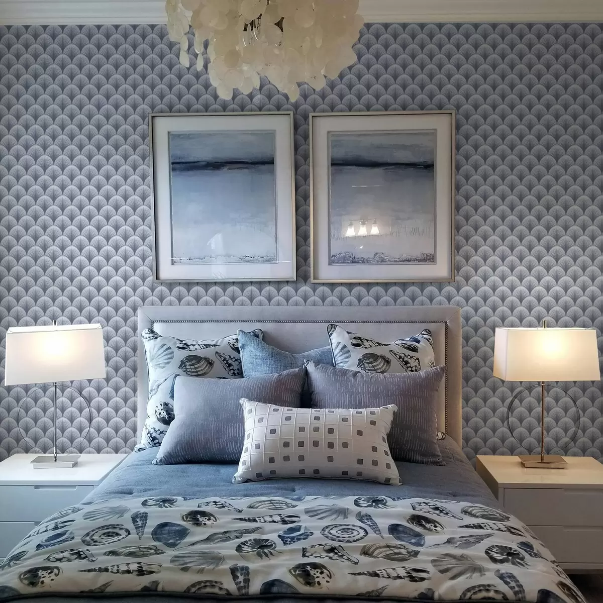 Wallpaper Blue fan arches with rays on a light blue background a00978v1