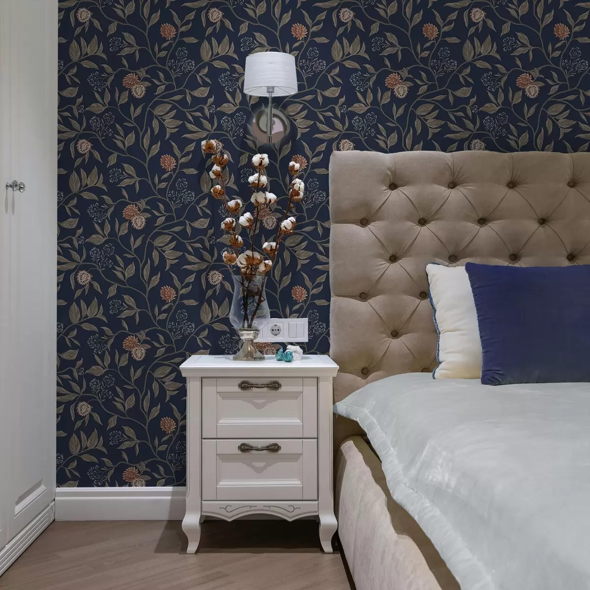 Wallpaper Blue garden with branches, fruits and tiny blossoms a00959